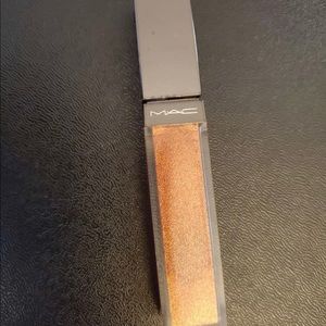 MAC couture gloss PRESTIGIOUS